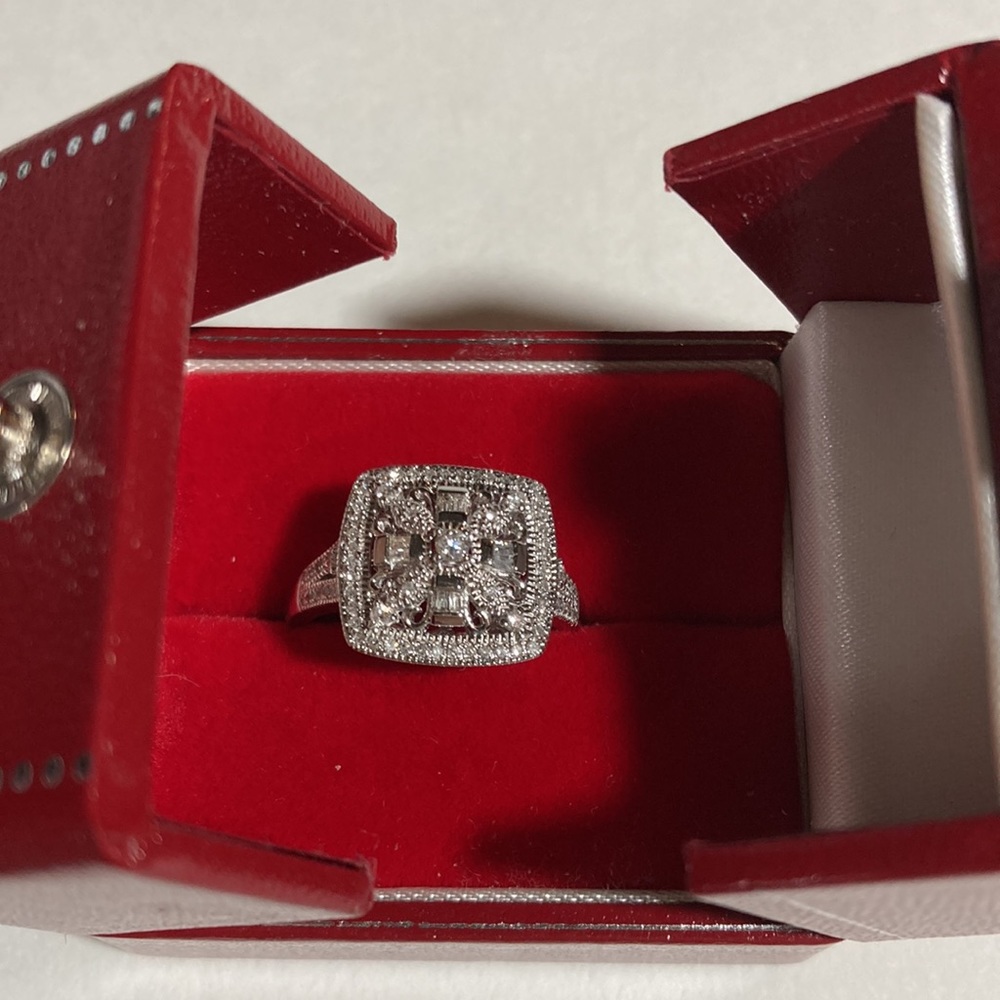 STERLING SILVER ESTATE GENUINE DIAMOND RING BY AFFINITY
